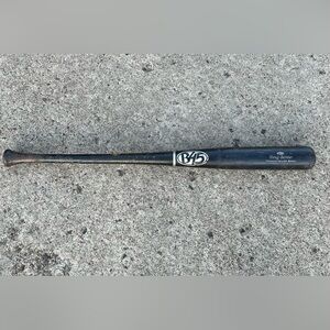 DOUG BERNIER Team Issued Cracked Baseball Bat B45 Premium Yellow Birch TWINS